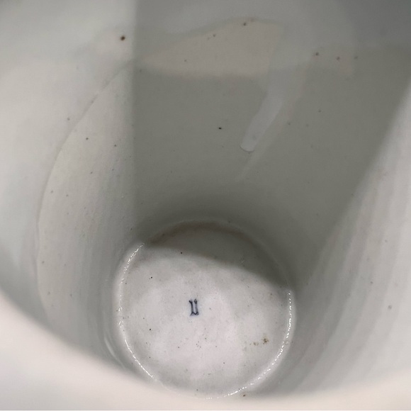 Blue and White Porcelain Chinoiserie Brush Pots Tulip Village Motif Vase 4.75” T - Picture 5 of 9